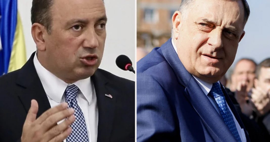 MRAČNO UPOZORENJE IZ OPOZICIJE: Crnadak otkriva šta Dodikova vlast navodno priprema pred izbore… - featured image MRAČNO UPOZORENJE IZ OPOZICIJE: Crnadak otkriva šta Dodikova vlast navodno priprema pred izbore… - featured image