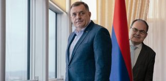 DODIK I SCHMIDT IZA ZATVORENIH VRATA: Šta je sve Dodik obećao Schmidtu? Afera IMOVINA – karta za izlazak iz … - featured image