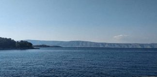 Turista iz Srbije: “Evo, već 11 dana čekam na Braču da me neko prebije, zapali auto, naplati pizzu 60 eura. Hrvatska je…” - featured image