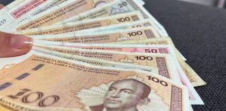 STIŽE NOVAC IZ DRŽAVNE KASE! Vijeće ministara odobrilo jednokratnu pomoć za zaposlene u državnim institucijama! Evo koliki je iznos… - featured image