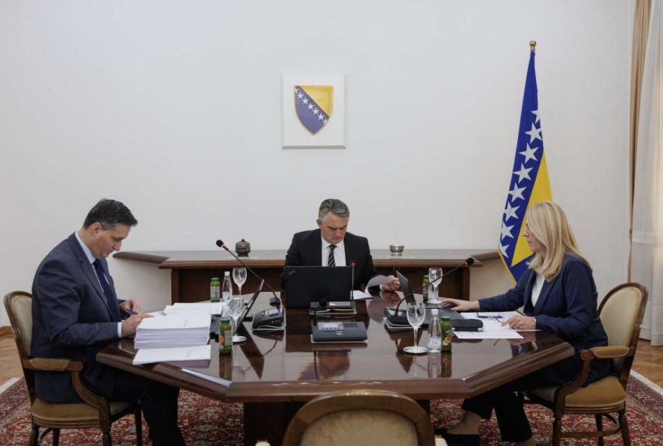 I TO SMO DOČEKALI: Predsjedništvo BiH donijelo jednoglasnu odluku, kraj priče - featured image I TO SMO DOČEKALI: Predsjedništvo BiH donijelo jednoglasnu odluku, kraj priče - featured image