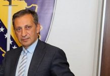 Nesposobni da ga uhapse, a on ih ponižava; Dodik: Trojka je ušla u vlast jer smo se Čović i ja dogovorili da skinemo Osmicu, a Džuvo je bio… Nesposobni da ga uhapse, a on ih ponižava; Dodik: Trojka je ušla u vlast jer smo se Čović i ja dogovorili da skinemo Osmicu, a Džuvo je bio… - featured image