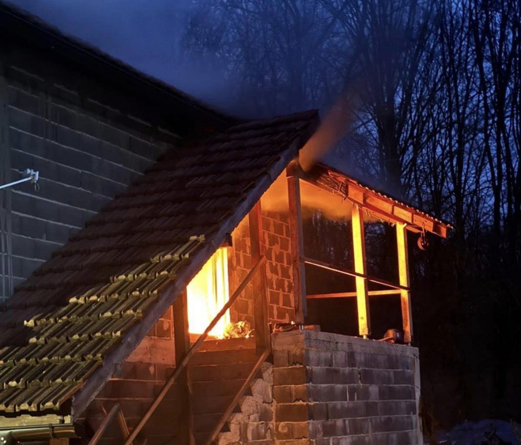 Nejra i Nusret Orhan ostali bez svega: Požar u zoru progutao njihov dom i snove… - featured image