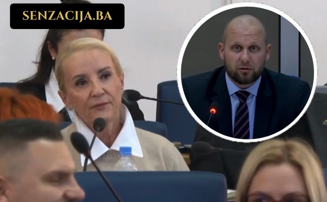 Izetbegović ismijavala diplomu Okerića, on joj odgovorio: Ja sam bar prvo diplomirao pa magistrirao - featured image Izetbegović ismijavala diplomu Okerića, on joj odgovorio: Ja sam bar prvo diplomirao pa magistrirao - featured image