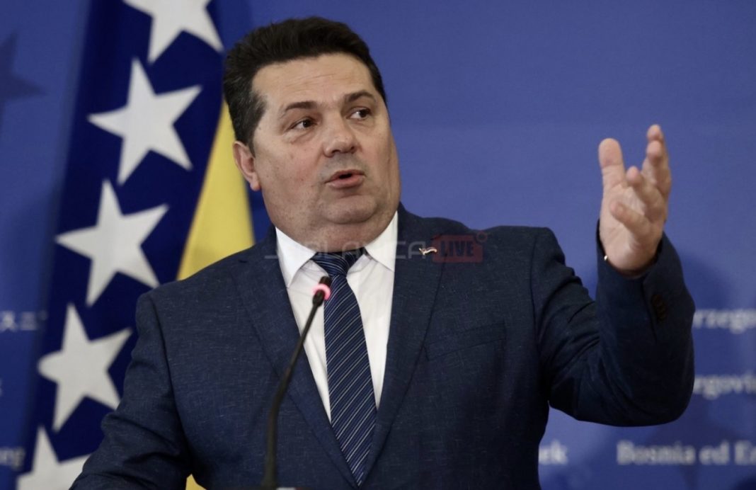 Sramna izjava Stevandića: “Muslimani ne jedu svinjetinu osim kad umiru od gladi” - featured image