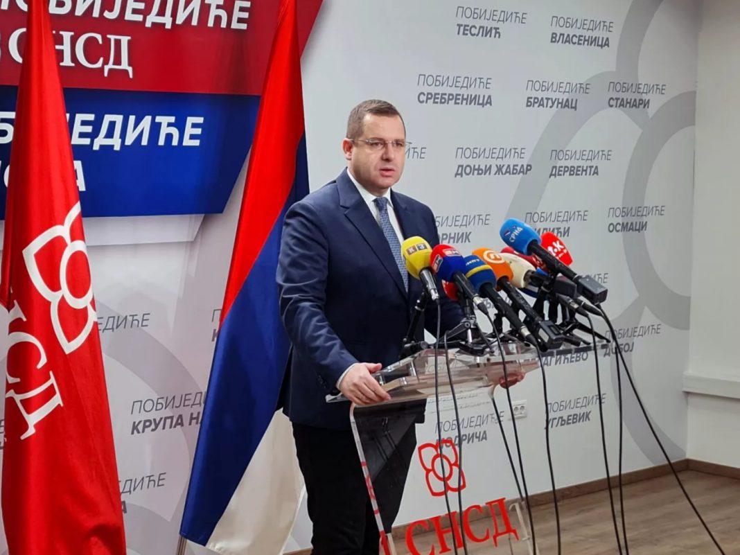 ŠOKANTNA IZJAVA: Kovačević uporedio Hitlera i Aliju Izetbegovića, evo šta je izjavio… - featured image ŠOKANTNA IZJAVA: Kovačević uporedio Hitlera i Aliju Izetbegovića, evo šta je izjavio… - featured image