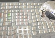 Poznato ko je uhapšen u Tuzli!: Bježao od policajaca pa im nanio povrede, našli mu veliku količinu novca… Poznato ko je uhapšen u Tuzli!: Bježao od policajaca pa im nanio povrede, našli mu veliku količinu novca… - featured image