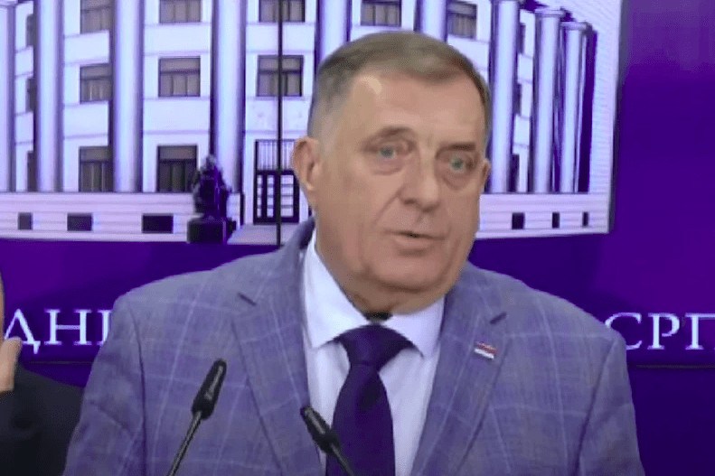 Dodik u najskandaloznijem izdanju: Neka se Bošnjaci vrate pravoslavnoj vjeri, Bosna će biti srpska - featured image Dodik u najskandaloznijem izdanju: Neka se Bošnjaci vrate pravoslavnoj vjeri, Bosna će biti srpska - featured image