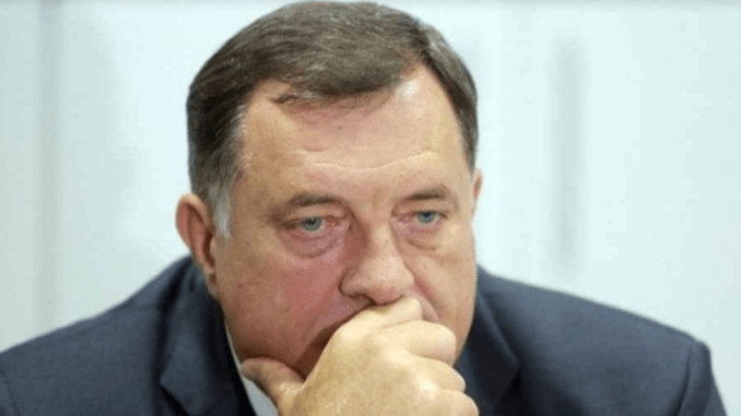 Dodik: Muslimani neće da pregovaraju. Ko su muslimani da biraju stranu? Mi smo RS unijeli u BiH, jedini branimo Ustav - featured image Dodik: Muslimani neće da pregovaraju. Ko su muslimani da biraju stranu? Mi smo RS unijeli u BiH, jedini branimo Ustav - featured image