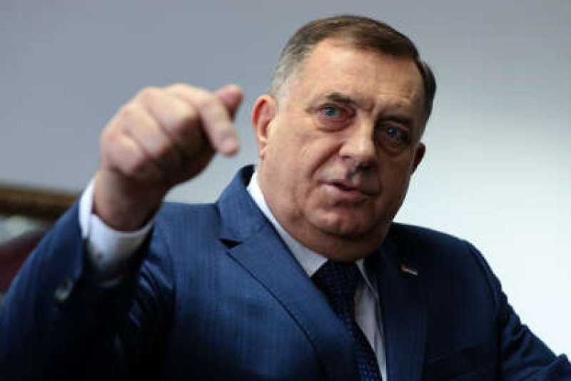 Dodik: U Evropskom parlamentu imamo 150 zastupnika koji će stati na stranu RS-a, ako mi zabrane kandidaturu, bit ću premijer i još opasniji - featured image Dodik: U Evropskom parlamentu imamo 150 zastupnika koji će stati na stranu RS-a, ako mi zabrane kandidaturu, bit ću premijer i još opasniji - featured image