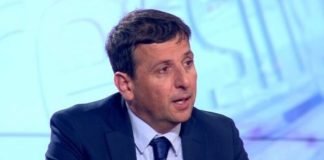 Vukanović zaplakao tokom emisije: Majka mi je na aparatima, neću više učestvovati u pregovorima - featured image