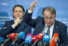 Nikšić: Vijeće ministara može odluku okačiti mačku o rep, ne damo novac FBiH separatističkom SNSD-u Nikšić: Vijeće ministara može odluku okačiti mačku o rep, ne damo novac FBiH separatističkom SNSD-u - featured image