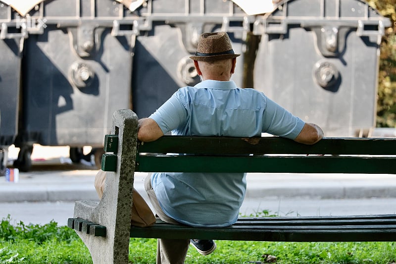Šta donosi novi zakon: Najniža penzija više neće biti ista za sve, sprema se nova formula - featured image Šta donosi novi zakon: Najniža penzija više neće biti ista za sve, sprema se nova formula - featured image