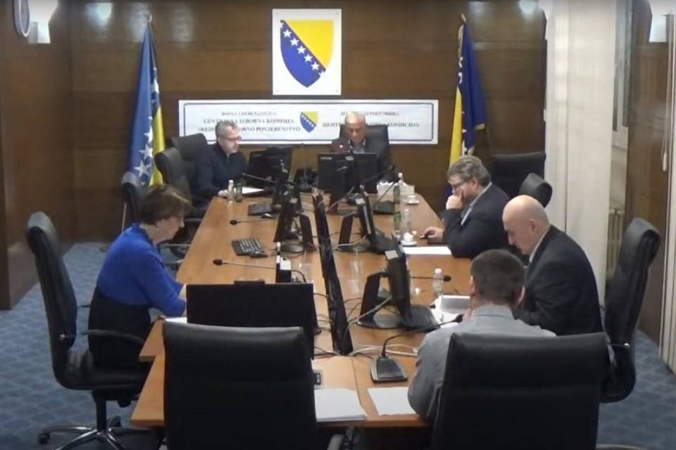 HAOS U IZBORIMA: CIK povukao potez koji mjenja izborni rezultat - featured image HAOS U IZBORIMA: CIK povukao potez koji mjenja izborni rezultat - featured image