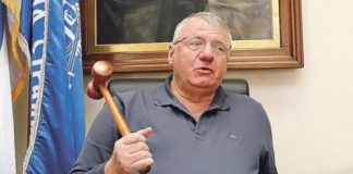 Skandalozan nastup: Ratni zločinac Vojislav Šešelj poručio da žene treba tući nogama, niko u studiju nije reagovao - featured image