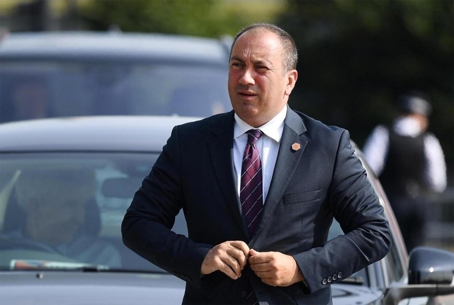 Crnadak boravio u SAD-u: Slanje kacige izazvalo međunarodnu pažnju, šta slijedi? - featured image Crnadak boravio u SAD-u: Slanje kacige izazvalo međunarodnu pažnju, šta slijedi? - featured image