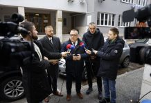 DELEGACIJA SDS-a STIGLA PRED CIK: Evo šta se dešava… - featured image