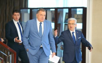 DODIK STEŽE REDOVE: Smjenom DEMOS-ovog direktora zapalio nove tenzije unutar koalicije! DODIK STEŽE REDOVE: Smjenom DEMOS-ovog direktora zapalio nove tenzije unutar koalicije! - featured image
