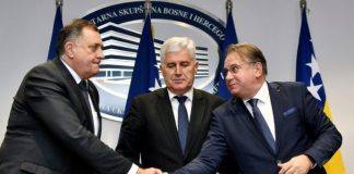 POLITIČKA RAZOČARENJA: Mandat izgubljen, a Trojka i SNSD dijele krivicu za… - featured image