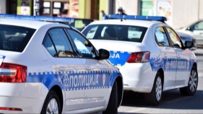 Horor kod Banja Luke: Otac uhapšen zbog obljube kćerki (6 i 8), pritvorena i majka - featured image Horor kod Banja Luke: Otac uhapšen zbog obljube kćerki (6 i 8), pritvorena i majka - featured image