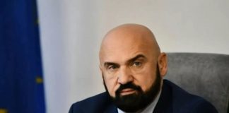 Ramo Isak: Građani idu u zatvor zbog krađe drva, a Dodik se vozi helikopterom - featured image