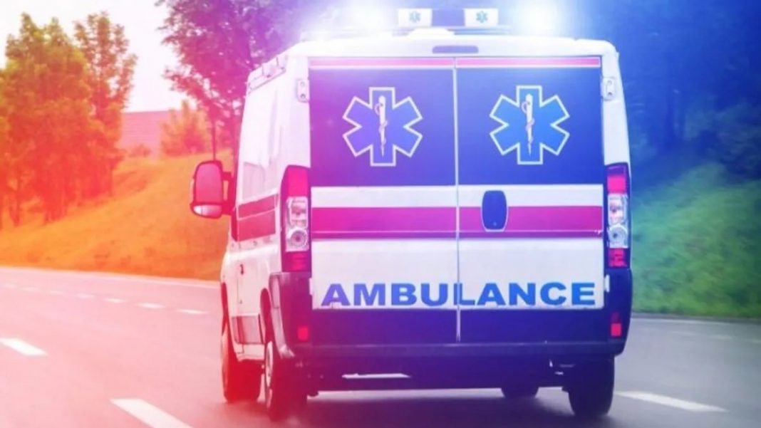 Jeziv pokušaj samoubistva: Muškarac se posvađao sa ocem, pa skočio pod kamion - featured image Jeziv pokušaj samoubistva: Muškarac se posvađao sa ocem, pa skočio pod kamion - featured image