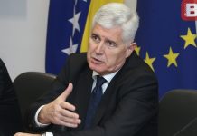 ČOVIĆ AGRESIVNIJI NEGO IKADA: “Ne želimo prihvatiti ni minimalnu mogućnost da bošnjački narod…!” ČOVIĆ AGRESIVNIJI NEGO IKADA: “Ne želimo prihvatiti ni minimalnu mogućnost da bošnjački narod…!” - featured image