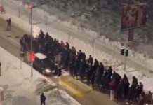 BRUKA U RS-U: Zapalili državnu zastavu, slavili ratnog zločinca BRUKA U RS-U: Zapalili državnu zastavu, slavili ratnog zločinca - featured image