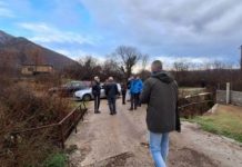 DRAMA U MOSTARU: Bošnjaci tijelima brane imovinu Srba - featured image