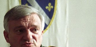 Svi ostali iznenađeni kada su čitali tekst: Zašto je generalu Jovanu Divjaku smetalo kada Bošnjaci nazivaju Selam? Svi ostali iznenađeni kada su čitali tekst: Zašto je generalu Jovanu Divjaku smetalo kada Bošnjaci nazivaju Selam? - featured image