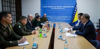 AMERIKA ŠALJE SIGNAL: Sastanak u Sarajevu otkriva šta se sprema Federaciji BiH – detalji koji izlaze na vidjelo! - featured image