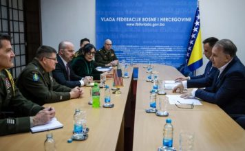 AMERIKA ŠALJE SIGNAL: Sastanak u Sarajevu otkriva šta se sprema Federaciji BiH – detalji koji izlaze na vidjelo! AMERIKA ŠALJE SIGNAL: Sastanak u Sarajevu otkriva šta se sprema Federaciji BiH – detalji koji izlaze na vidjelo! - featured image