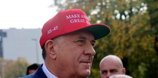 SNAŽNA PORUKA IZ RS: Dodik pozvao Trumpa da se uključi u pitanje Srba – evo šta je poručeno SNAŽNA PORUKA IZ RS: Dodik pozvao Trumpa da se uključi u pitanje Srba – evo šta je poručeno - featured image
