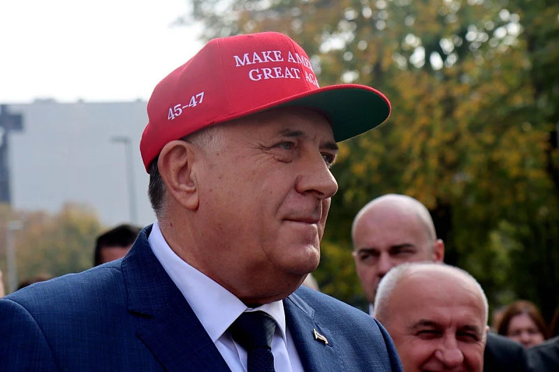 SNAŽNA PORUKA IZ RS: Dodik pozvao Trumpa da se uključi u pitanje Srba – evo šta je poručeno - featured image SNAŽNA PORUKA IZ RS: Dodik pozvao Trumpa da se uključi u pitanje Srba – evo šta je poručeno - featured image