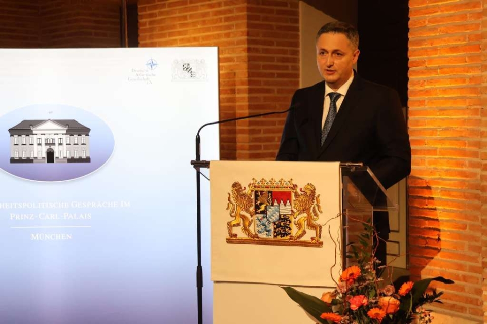 ODJEKNUO U MÜNCHENU: Separatistički režim u RS dominantno podržan iz Moskve – evo šta je rečeno - featured image ODJEKNUO U MÜNCHENU: Separatistički režim u RS dominantno podržan iz Moskve – evo šta je rečeno - featured image