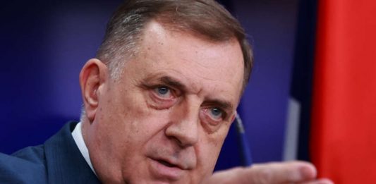 DODIK POVUKAO POTEZ KOJI MIJENJA SVE: Poruka iz Banje Luke odjeknula kao eksplozija.. DODIK POVUKAO POTEZ KOJI MIJENJA SVE: Poruka iz Banje Luke odjeknula kao eksplozija.. - featured image