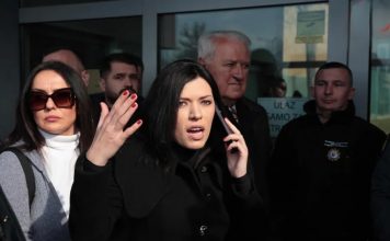 (VIDEO) Sanja Vulić učestvovala u incidentu na biračkom mjestu u Doboju (VIDEO) Sanja Vulić učestvovala u incidentu na biračkom mjestu u Doboju - featured image