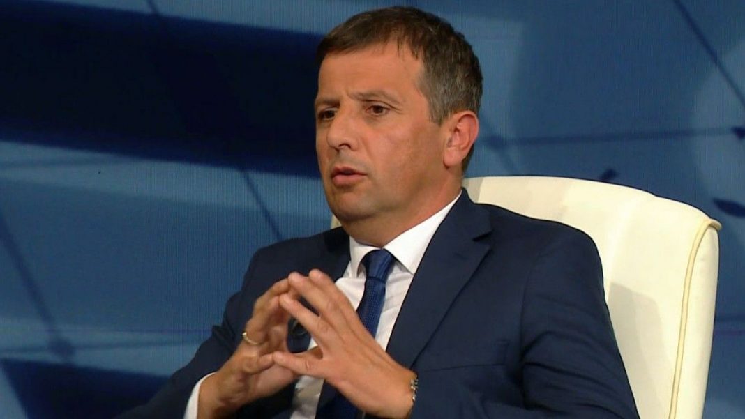 OŠTRA PORUKA IZ PRIJEDORA: Vukanović diže tenzije, oštra poruka za Dodika i Čovića - featured image OŠTRA PORUKA IZ PRIJEDORA: Vukanović diže tenzije, oštra poruka za Dodika i Čovića - featured image