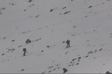 (VIDEO) ŠOKANTAN PRIZOR: Izraelski vojnici na skijama ulaze u… (VIDEO) ŠOKANTAN PRIZOR: Izraelski vojnici na skijama ulaze u… - featured image