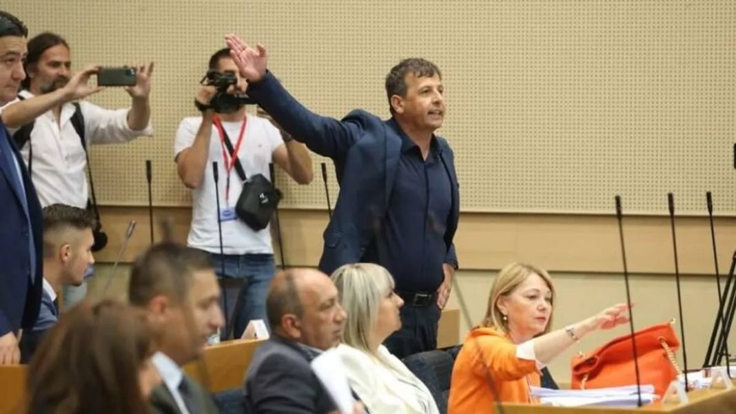 Urnebesno na sjednici NSRS: Pogledajte šta je Nebojša Vukanović poručio Savi Miniću - featured image