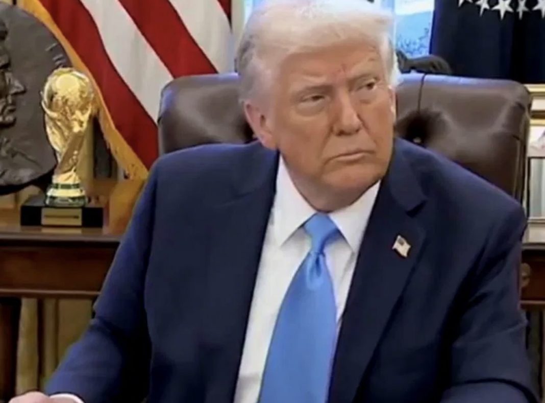 Trump: Naredio sam obustavu - featured image