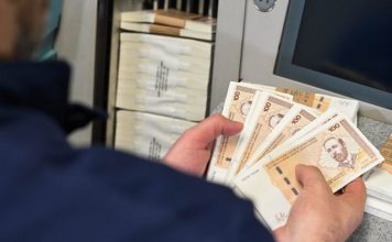ISPLATA PENZIJA POTVRĐENA: Tačan datum i iznosi – evo šta trebate znati! ISPLATA PENZIJA POTVRĐENA: Tačan datum i iznosi – evo šta trebate znati! - featured image