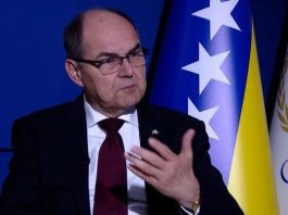 OGLASIO SE SCHMIDT: Evo da li ostaje u BiH… - featured image