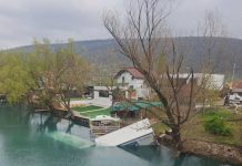 DETALJI TRAGEDIJE: Kamiondžija polupao više vozila u firmi pa sletio u rijeku nakon policijske potjere?! DETALJI TRAGEDIJE: Kamiondžija polupao više vozila u firmi pa sletio u rijeku nakon policijske potjere?! - featured image