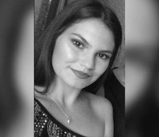 Ovo je mlada nastavnica koja je umrla nakon što je rodila blizankinje - featured image