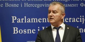 KARAMATIĆ UZBURKAO JAVNOST: HSS od FIFA-e traži zabranu zastave sa ljiljanima na stadionima… - featured image