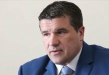 ŠAMAR ZA BIVŠEG DIREKTORA SIPA-e: Sud BiH mu odbio otpremninu, umjesto 30.000 KM, on državi mora platiti hiljade ŠAMAR ZA BIVŠEG DIREKTORA SIPA-e: Sud BiH mu odbio otpremninu, umjesto 30.000 KM, on državi mora platiti hiljade - featured image