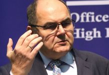 Schmidtovo gostovanje ZAPALILO BiH, svi bh. mediji BRUJE O OVOME! (VIDEO) Schmidtovo gostovanje ZAPALILO BiH, svi bh. mediji BRUJE O OVOME! (VIDEO) - featured image