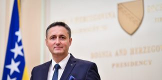 BEZ KOMPROMISA KAD JE U PITANJU DRŽAVA: Oštar odgovor Denisa Bećirovića na priče o cijepanju BiH BEZ KOMPROMISA KAD JE U PITANJU DRŽAVA: Oštar odgovor Denisa Bećirovića na priče o cijepanju BiH - featured image