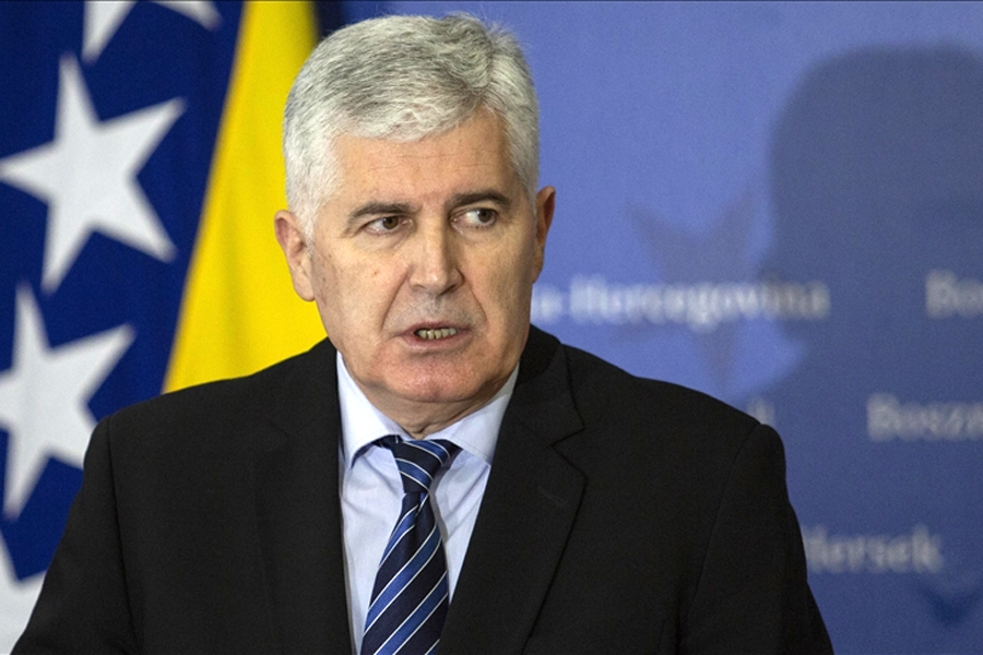 ČOVIĆ NAKON SJEDNICE PREDSJEDNIŠTVA HDZ-a: “Izgleda da je dogovoreno da novi visoki predstavnik neće biti političar, nego jedan drugi profil. S Bošnjacima moramo…” - featured image ČOVIĆ NAKON SJEDNICE PREDSJEDNIŠTVA HDZ-a: “Izgleda da je dogovoreno da novi visoki predstavnik neće biti političar, nego jedan drugi profil. S Bošnjacima moramo…” - featured image